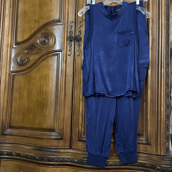 Boston Proper Like NEW Charmeuse Cargo 2Piece Elevated Luxe Lounge Set Small - Picture 5 of 17